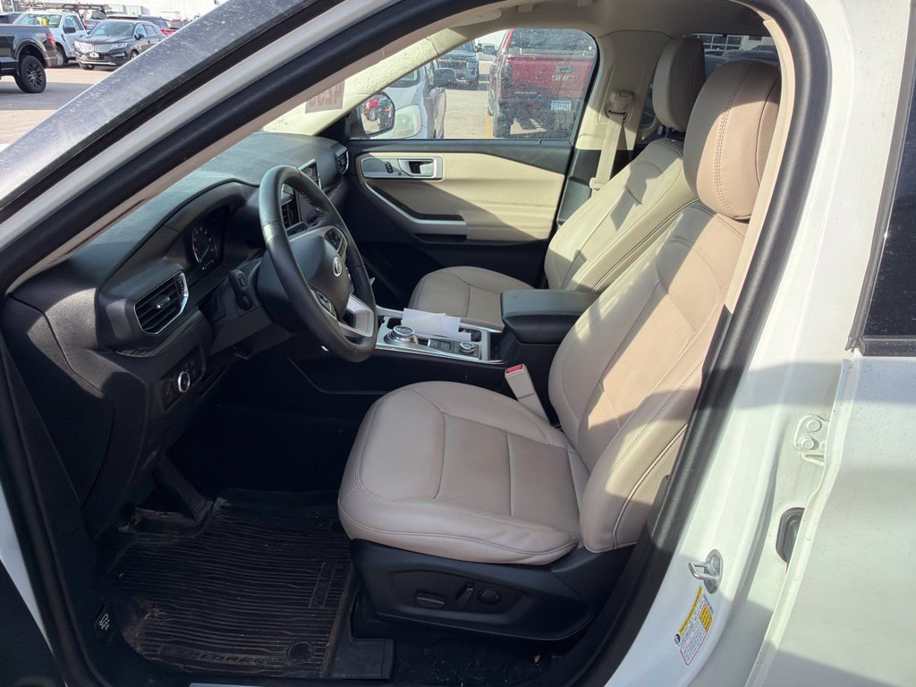 Used 2023 Ford Explorer Limited AWD/4WD image 8