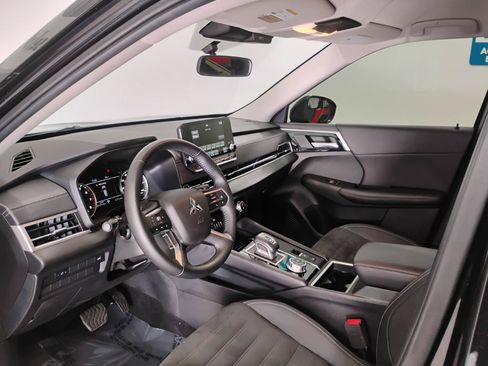 Used 2024 Mitsubishi Outlander SE FWD image 44
