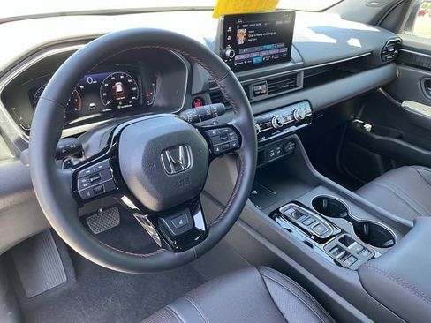 Certified 2025 Honda Pilot Black Edition image 19