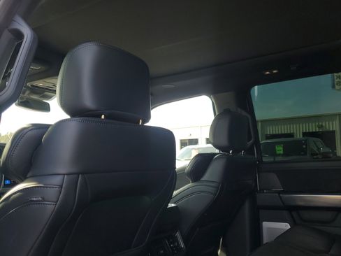 Used 2025 Ford F450 Platinum w/ FX4 Off-Road Package image 13