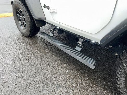 Used 2024 Jeep Wrangler Willys image 8