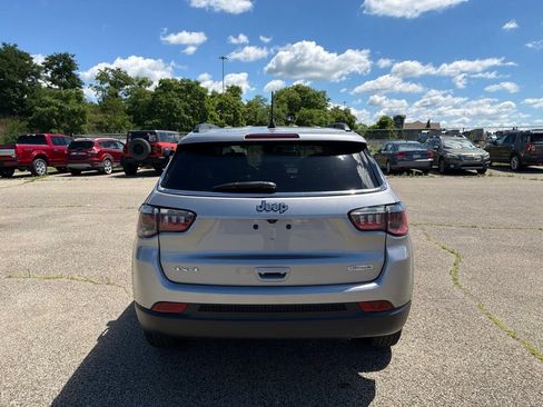 Used 2022 Jeep Compass Latitude AWD/4WD image 7