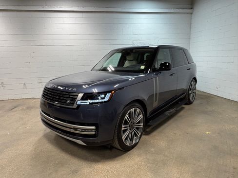 New 2026 Land Rover Range Rover Long Wheelbase SE AWD/4WD image 1