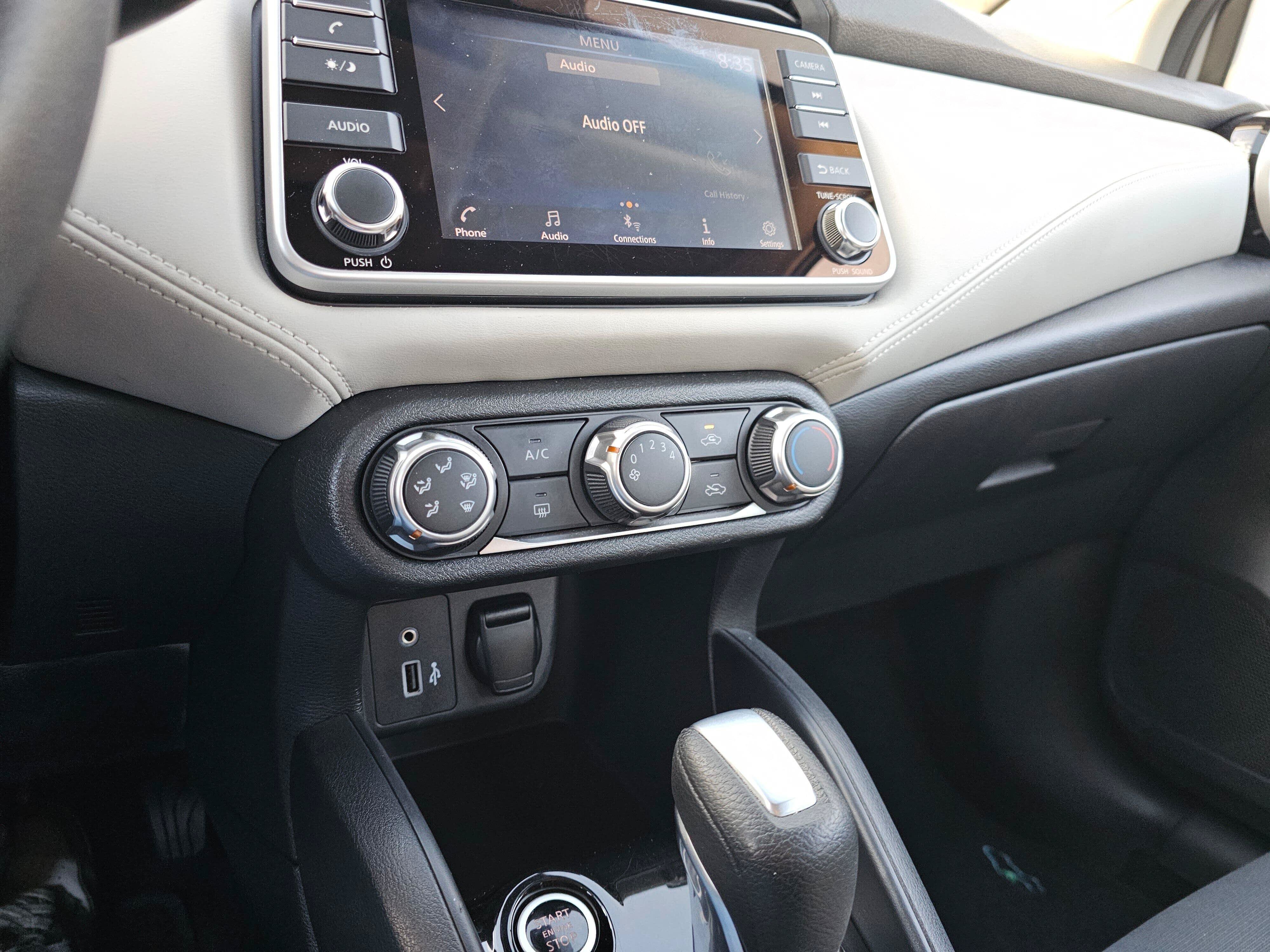 Used 2020 Nissan Versa SV FWD image 28