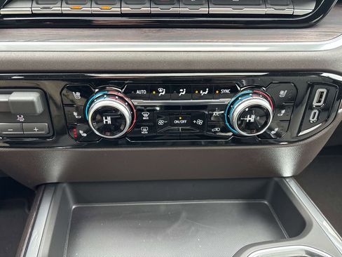 New 2026 GMC Sierra 1500 SLT w/ SLT Premium Plus Package AWD/4WD image 13