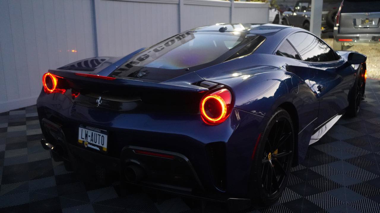 Used 2018 Ferrari 488 GTB RWD image 27