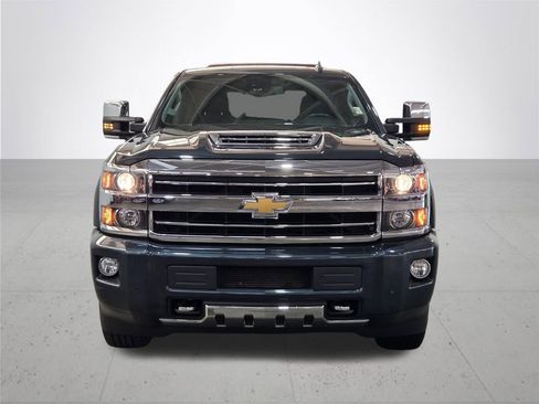 Used 2018 Chevrolet Silverado 2500 High Country w/ Duramax Plus Package AWD/4WD image 4