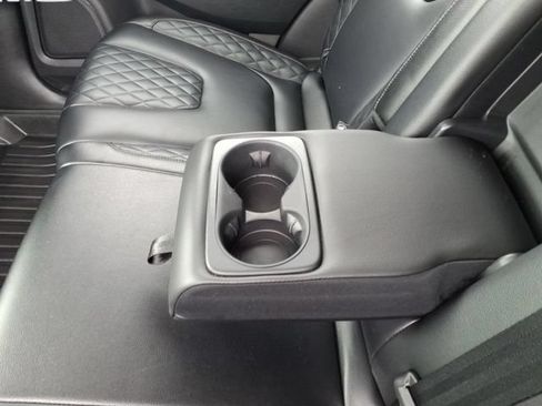 Used 2023 Ford Edge Titanium AWD/4WD image 10
