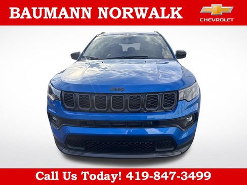 Used 2026 Jeep Compass Latitude w/ Sun and Sound Group AWD/4WD image 2