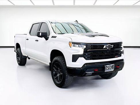 Used 2024 Chevrolet Silverado 1500 LT Trail Boss w/ LT Trail Boss Premium Package AWD/4WD image 3