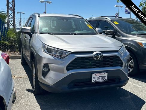Used 2021 Toyota RAV4 XLE AWD/4WD image 1