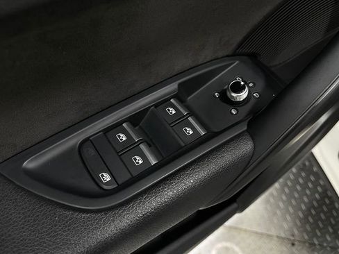 Used 2018 Audi SQ5 Premium Plus w/ Navigation Package image 17