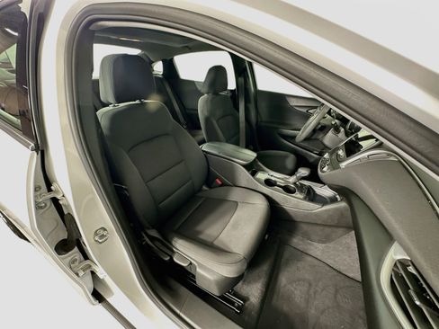Used 2022 Chevrolet Malibu LT FWD image 31