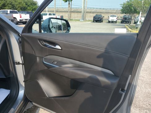 Used 2024 Cadillac XT4 Premium Luxury image 10