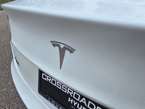 Used 2023 Tesla Model 3 Standard Range RWD image 9
