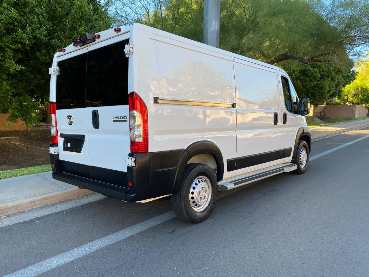 Used 2025 RAM ProMaster 2500 w/ U-Haul Equipment Group FWD image 7