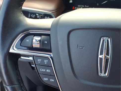 Used 2023 Lincoln Nautilus Reserve AWD/4WD image 21