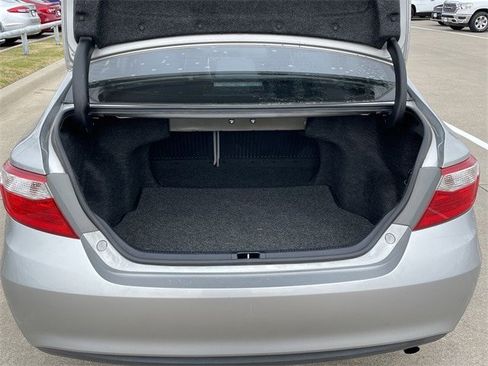 Used 2017 Toyota Camry LE image 25