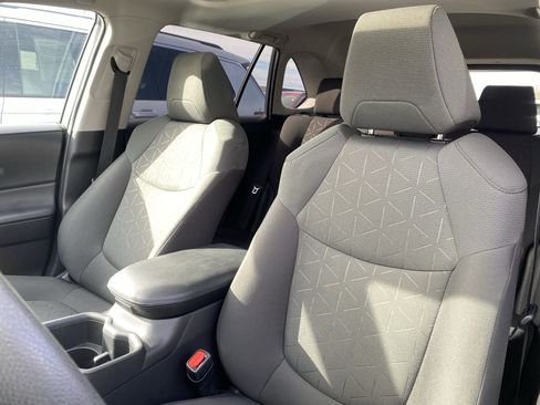 Used 2023 Toyota RAV4 XLE image 10