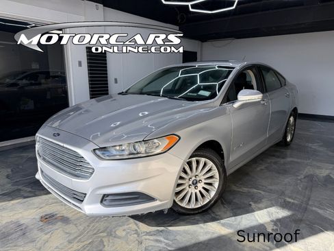 Used 2013 Ford Fusion SE image 1