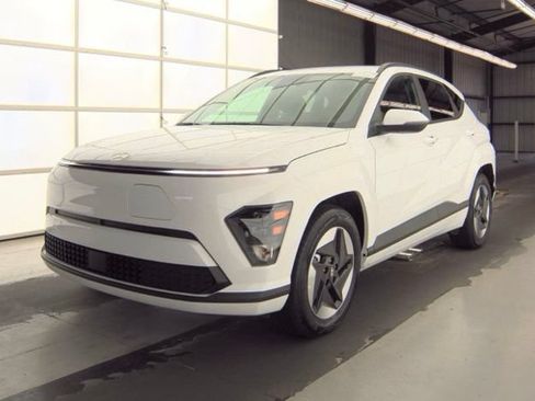 Certified 2025 Hyundai Kona SEL FWD image 1