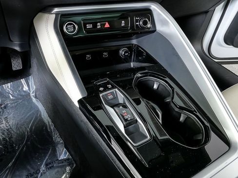 Used 2025 Audi Q5 Premium Plus w/ Premium Plus image 18