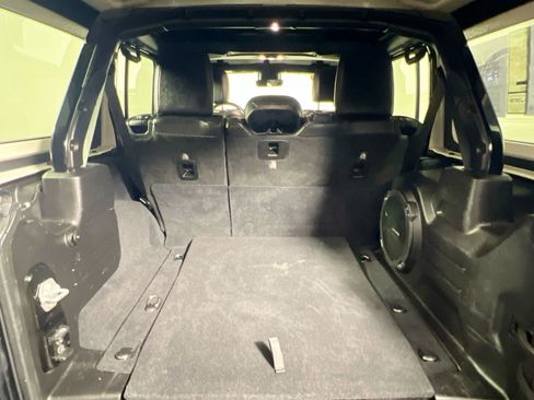 Used 2019 Jeep Wrangler Unlimited Rubicon image 32