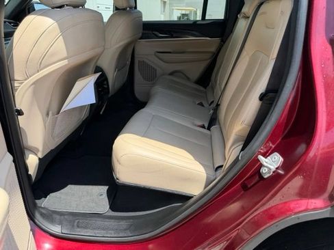 Used 2023 Jeep Grand Cherokee Limited AWD/4WD image 13