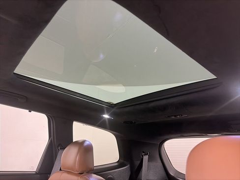 Used 2022 Kia Telluride SX w/ SX Prestige Package image 16