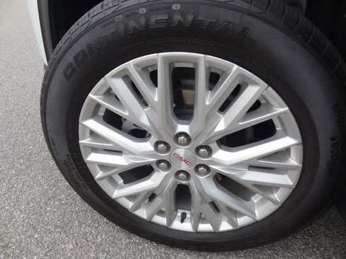 Used 2025 GMC Acadia Elevation w/ Elevation Premium Package FWD image 43