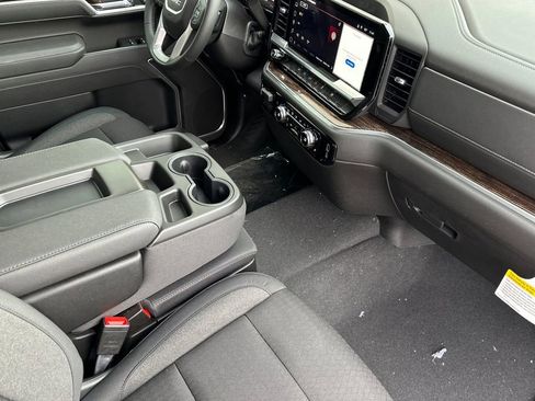 New 2026 GMC Sierra 1500 SLE w/ Preferred Package AWD/4WD image 12