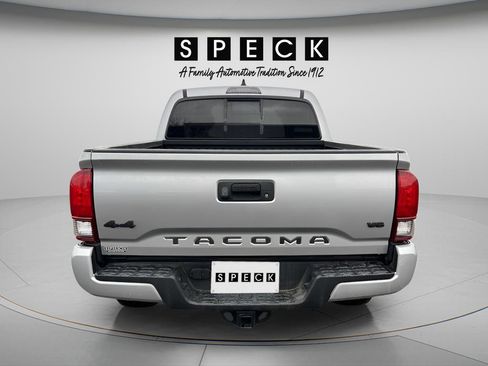 Used 2022 Toyota Tacoma SR image 4