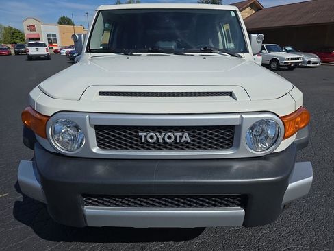Used 2014 Toyota FJ Cruiser 4WD image 12