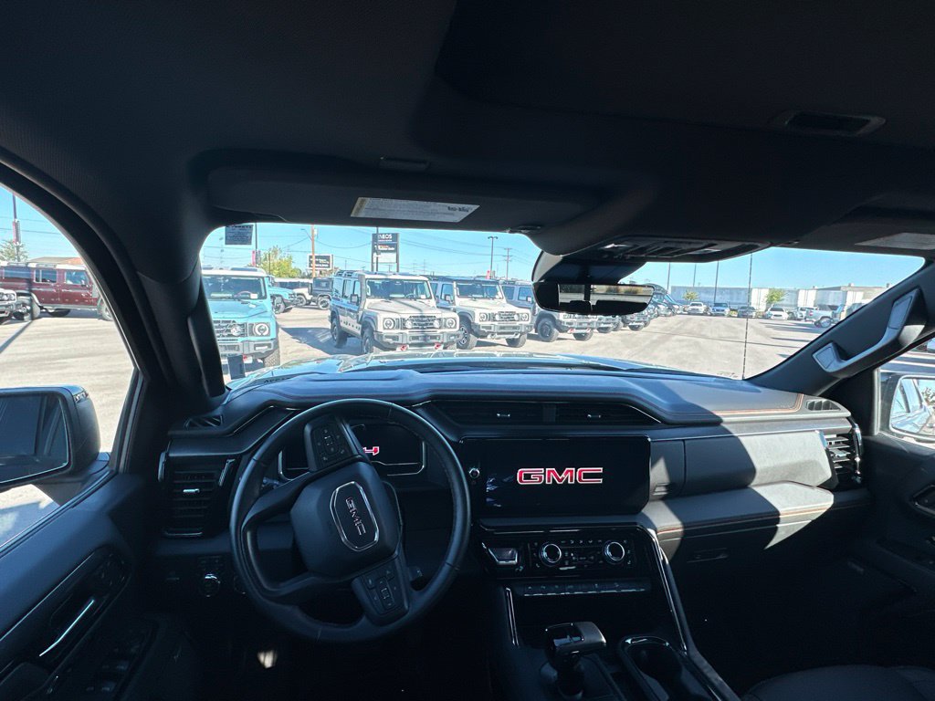 Used 2024 GMC Sierra 1500 AT4 w/ Technology Package AWD/4WD image 17