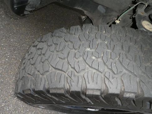 Used 2015 Toyota Tacoma w/ SR5 Package image 20