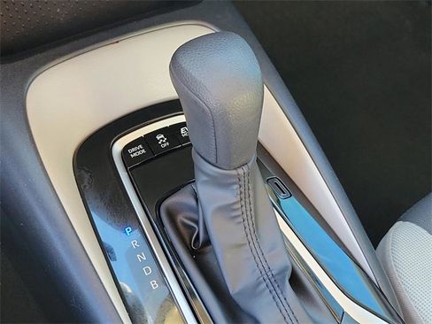 Used 2025 Toyota Corolla LE image 22