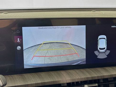 Used 2024 Kia Telluride EX w/ EX Captain's Chair Package image 18