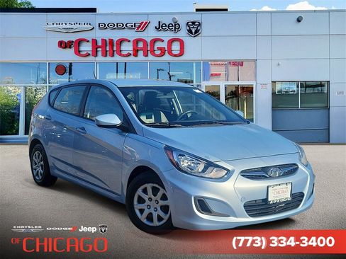 Used 2012 Hyundai Accent GS image 1