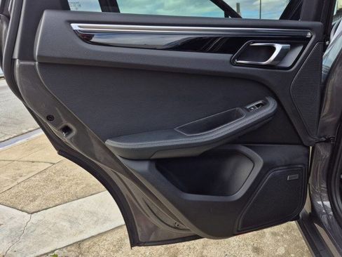 Used 2016 Porsche Macan S image 31