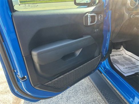 Used 2021 Jeep Wrangler Unlimited Sahara image 10