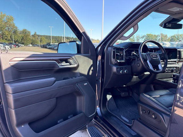 Used 2022 GMC Sierra 1500 SLT w/ SLT Premium Plus Package AWD/4WD image 13