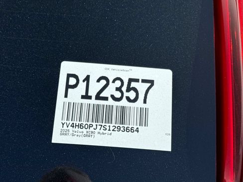 Used 2025 Volvo XC90 T8 Core w/ Protection Package Premier AWD/4WD image 35