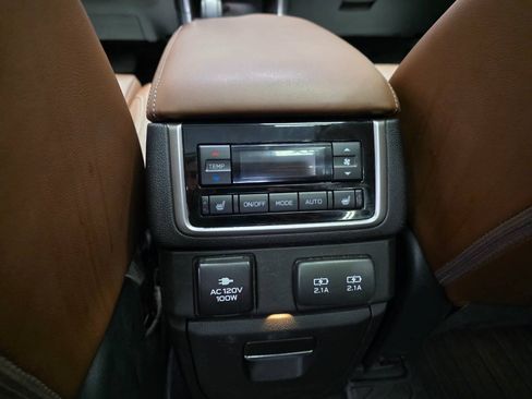 Used 2019 Subaru Ascent Touring w/ Popular Package #3 AWD/4WD image 32