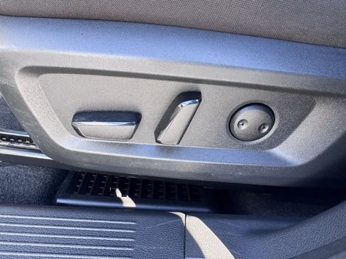 Used 2022 Nissan Rogue SV image 21