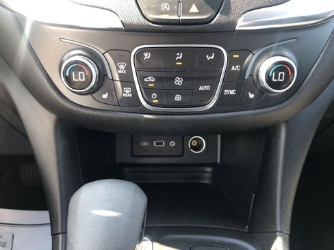 Used 2024 Chevrolet Equinox LT AWD/4WD image 32