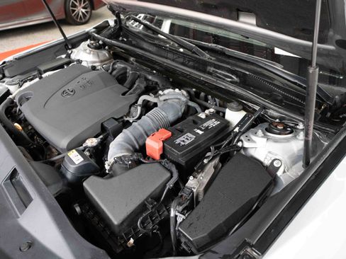 Used 2019 Toyota Camry XLE image 33