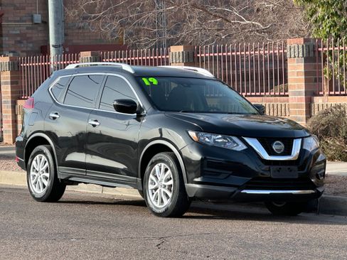 Used 2019 Nissan Rogue SV AWD/4WD image 8