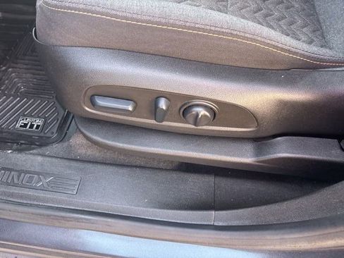 Used 2022 Chevrolet Equinox LT image 12