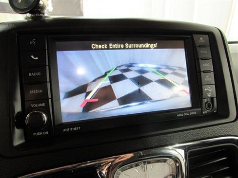 Used 2014 Chrysler Town & Country Touring image 53