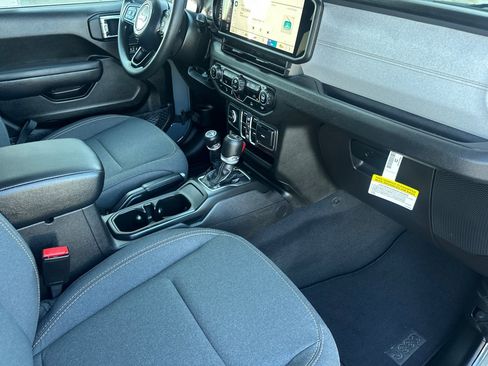 New 2025 Jeep Gladiator Nighthawk image 12